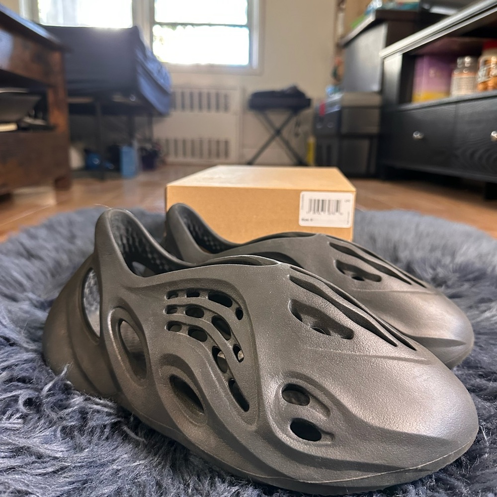 Yeezy Foam Runner Size 9M